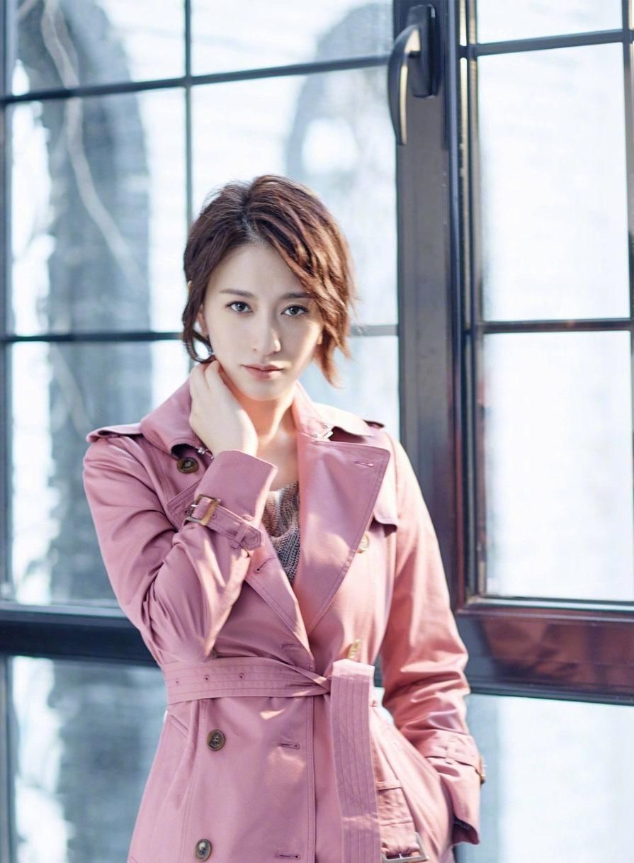 李小冉优雅知性时尚写真图片