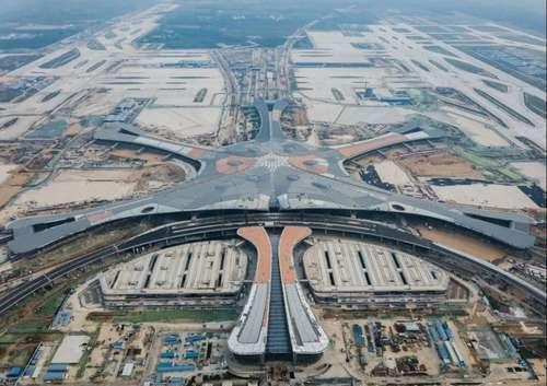 800亿建中国最大机场，每天2万人赶工打造，面积高达82万平方米