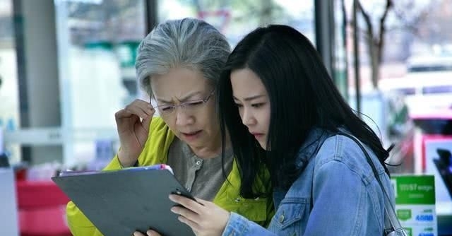 『影后』14岁就开始出道,母亲是金鸡影后,2次合作张嘉译被力捧