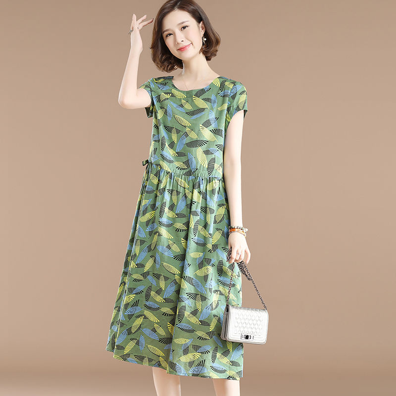 新发现有一种裙叫“A字裙”,时髦又洋气,搭配高跟鞋女人味十足