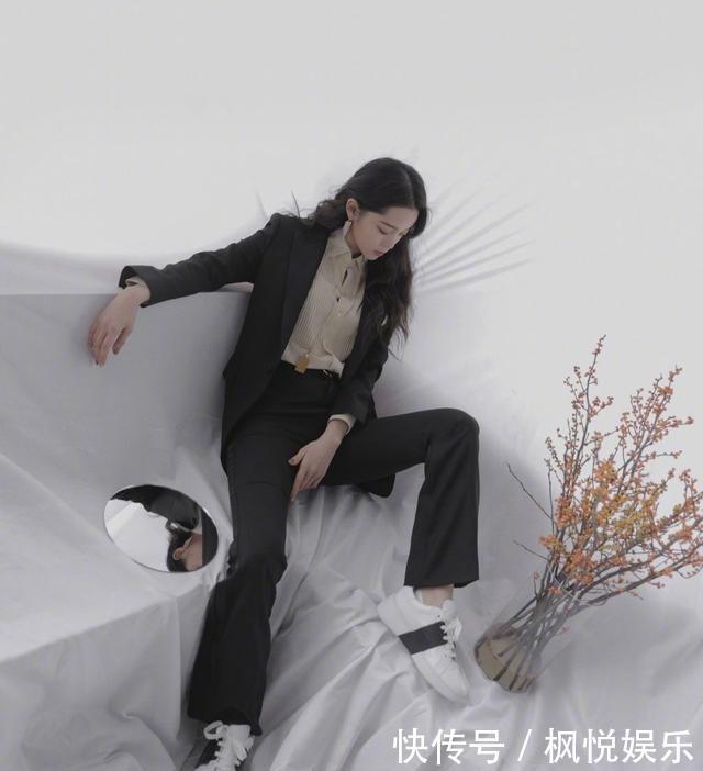 有范■扔掉你的马丁靴吧!2020年流行这3双“春鞋”,时髦有范还特减龄