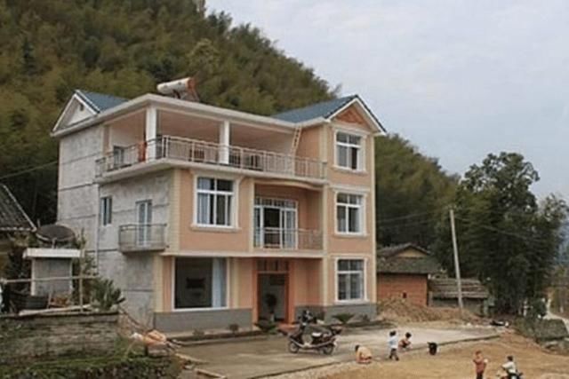 原农村户口现“非农户口”，想回村养老，可否在农村翻建新房？