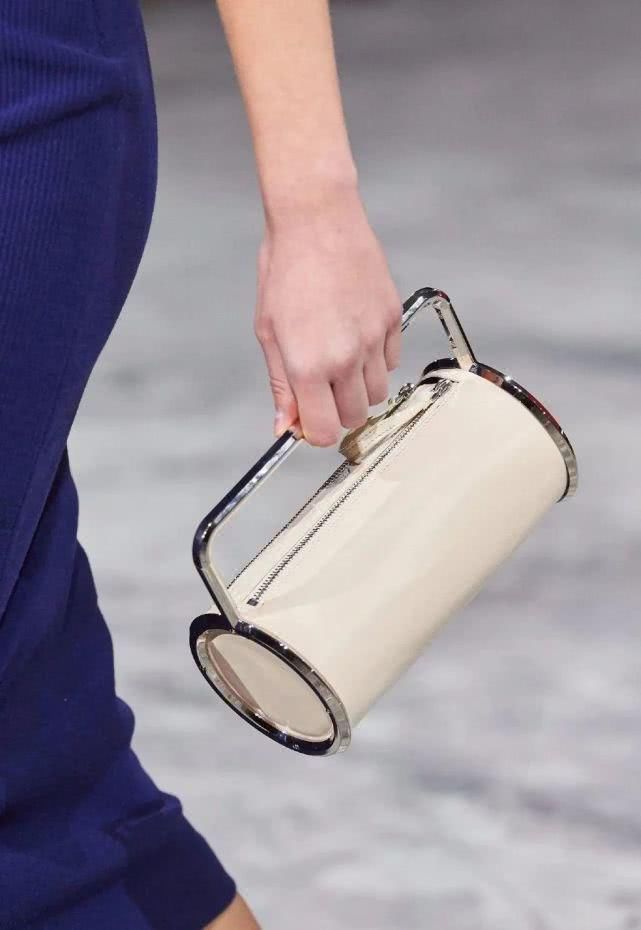  『Off』运动潮牌也可以很时髦丨Off-White 2020 秋冬系列