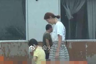 王宝强新恋情疑曝光，身高差异大，网友喊话：别又被骗了哦！