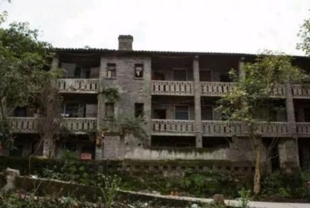 四川这座兵工厂，辉煌至极，警卫森严，完成中央一号绝密任务
