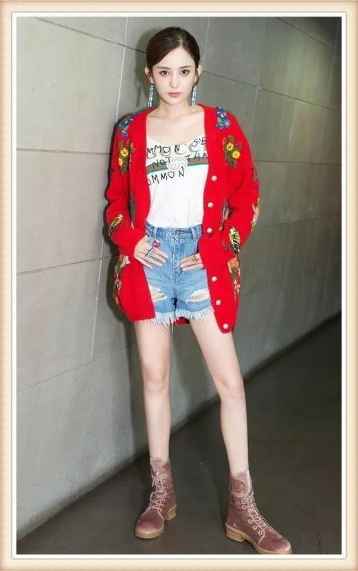 当86斤张韶涵和100斤娜扎同穿一件衣,网友:女人真不是越瘦越美