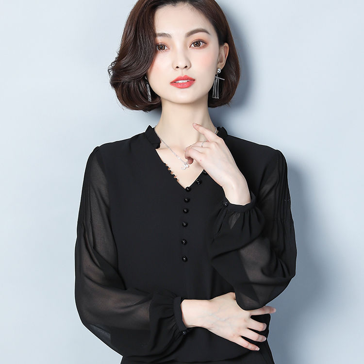 妈妈45岁，就爱穿小衫+小脚裤，入秋从不穿连衣裙!减龄巨时髦