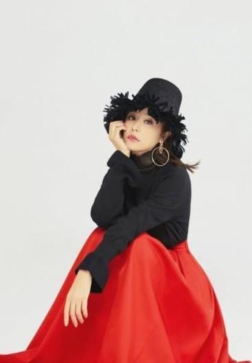 小燕子遇上了紫薇，不一样的感觉，网友:气质为什么差那么多