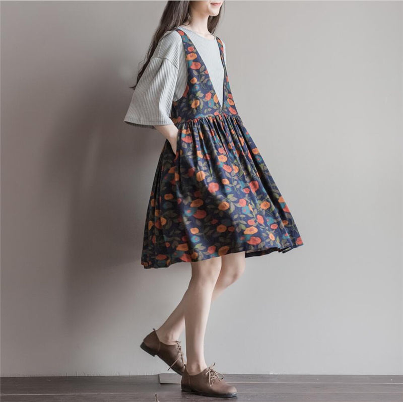 瞧瞧下图的女生，真有眼光，相中这么清爽又时尚的连衣裙