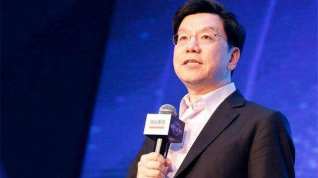  企业家@他在美国生活27年却没有改国籍，今撤出美国，让其“损失千亿”