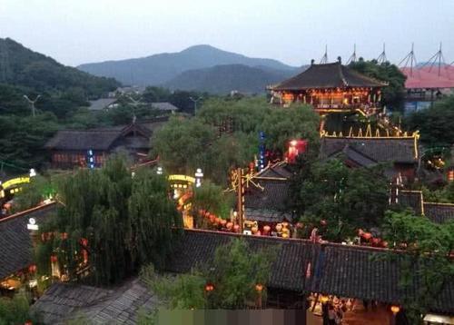 作为人造景点，宋城300元门票是不是太贵了？去过的人后悔吗