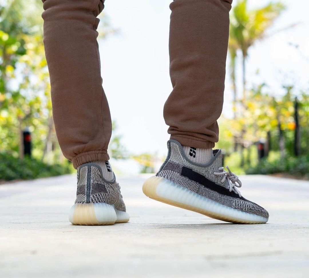  独树一帜■独树一帜的黑色侧透！Yeezy 350 V2“Zyon”下月登场