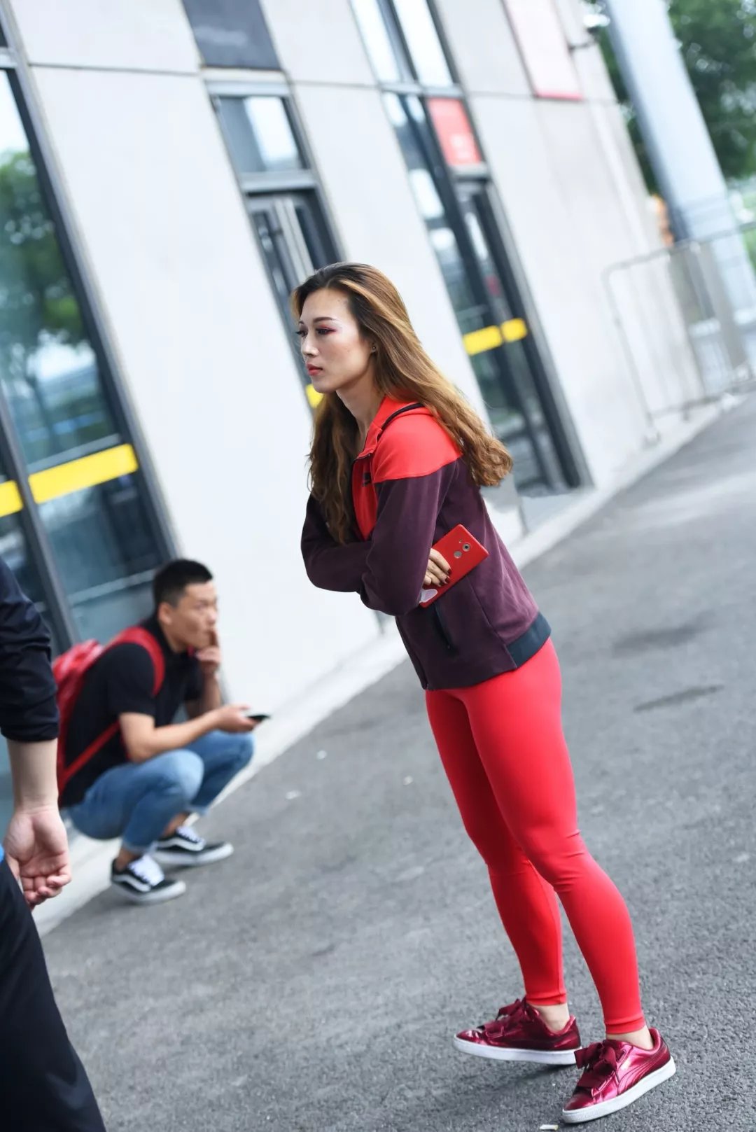 摄影：红色紧身裤，魅力无限