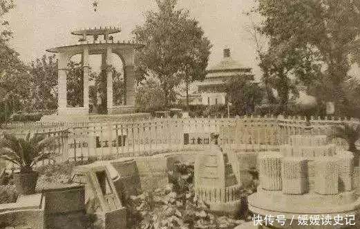 70年代，解放碑还是最高的建筑——老照片上的重庆记忆