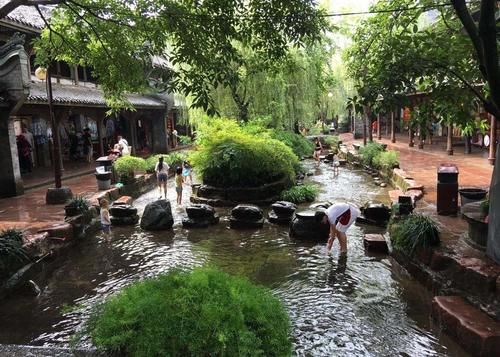 成都“零差评”古镇，据说距今1700年免门票，一碗面10块钱