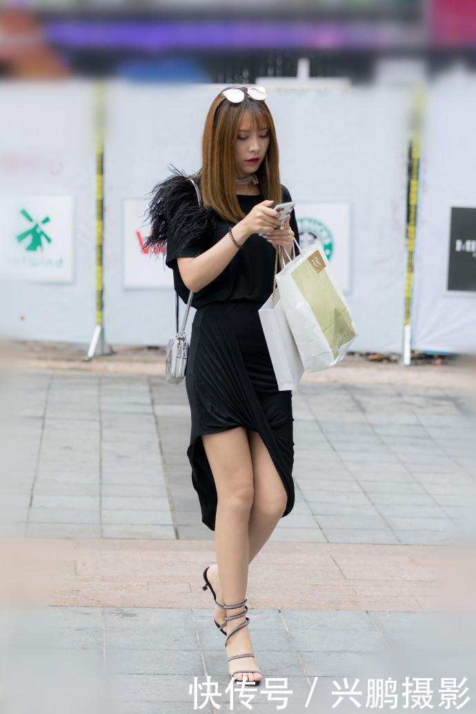 重庆街拍, 修身裙的美丽, 即使一个背影, 都让人过目不忘