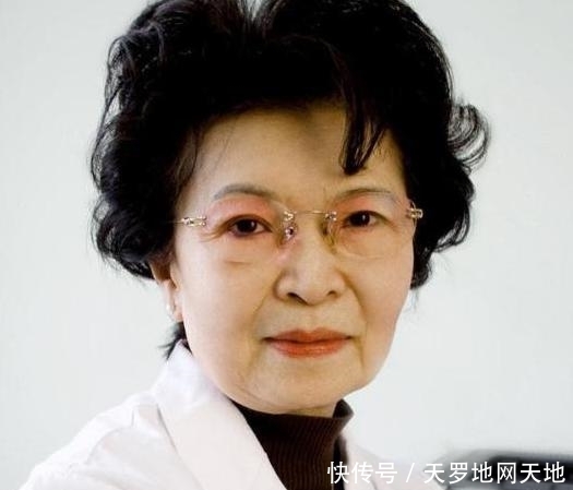 『用眼霜』药房有个“碱性药膏”,祛眼袋紧肤都不足挂齿,眼部紧致显年轻