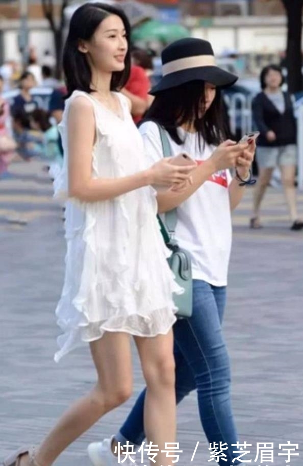 小姐姐■美女街拍:高挑有范的美女,曼妙的身材穿搭时尚,优雅迷人!