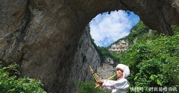 贵州旅游在悬崖绝壁上修建百米垂直电梯,是方便游客还是搞噱头