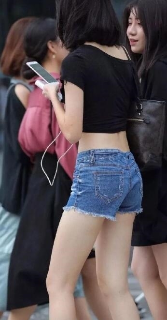  『仙女』街拍美图，体态优美大长腿，仙女般一样谁不喜欢？