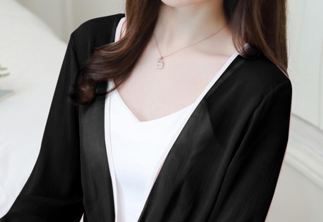 秋天不兴穿皮衣了!今年最流行“薄开衫”,特适合三四十岁女穿