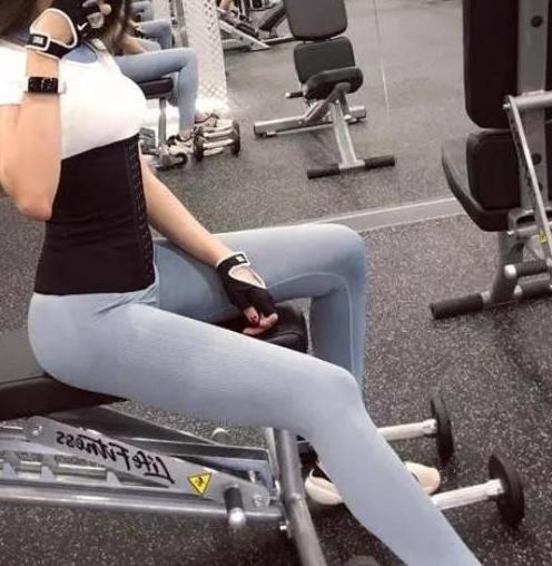 一条打底裤, 让你活出女人的自信与潇洒