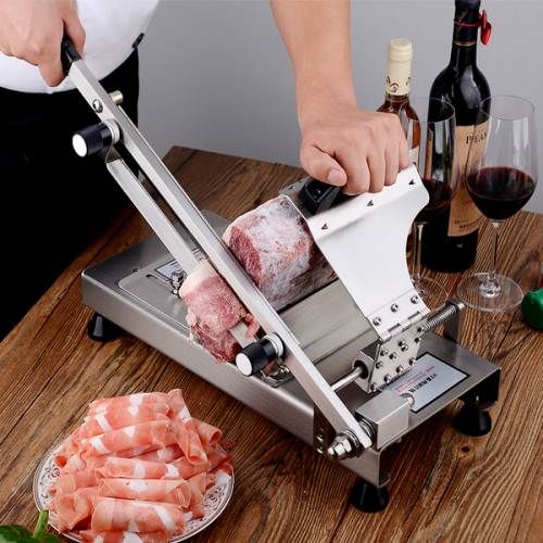 男人过50,别傻傻戴金链子了!这十款随身潮物更能提升男人气场