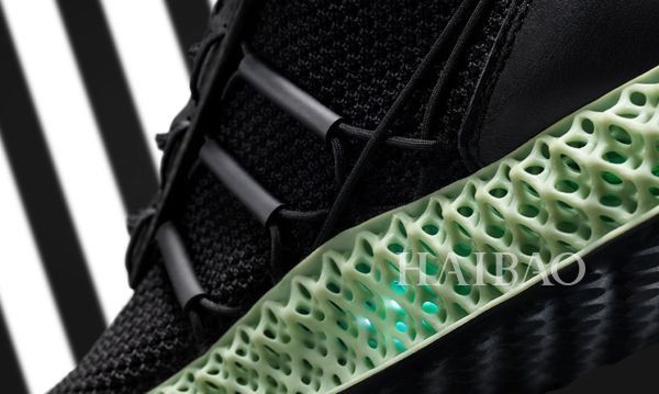 Y-3发布 2018秋冬全新RUNNER 4D鞋款,光和氧成型的高性能鞋底,