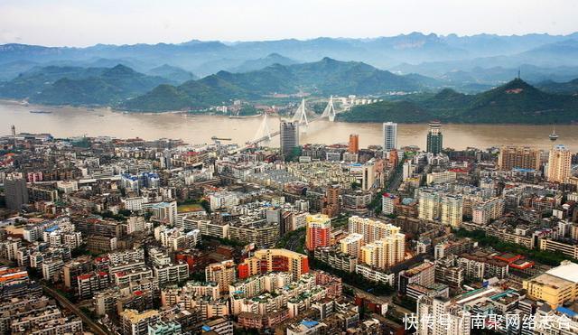 武汉要是成直辖市, 那宜昌就是湖北的省会了, 看重庆直辖就明白了