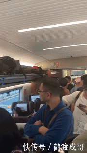 竟被“堵”在火车上，网友：凭什么让守规矩的吃亏！