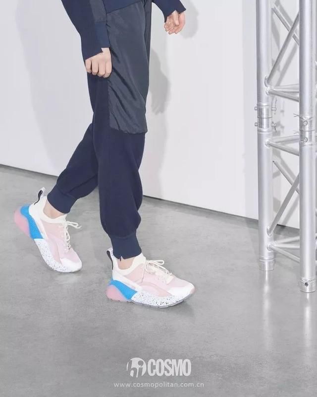 吴宣仪这双球鞋要火