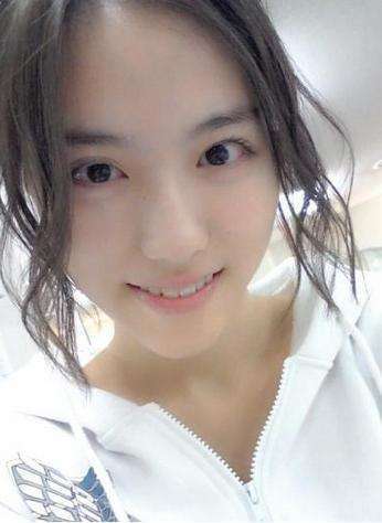 女子直播化妆术, 一开始还被嫌“丑”, 结果妆后网友大呼整容了