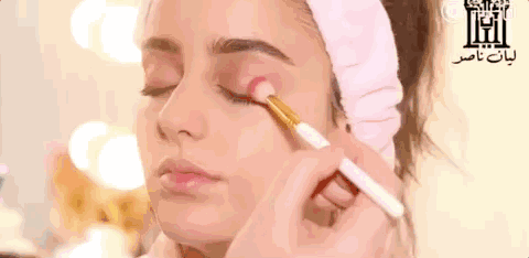 佘诗曼的玫瑰妆秦岚的包围眼线,《延禧攻略》简直是在演“美妆皇