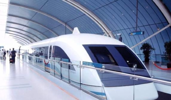 坐惯本国高铁的德国富豪，刚进中国高铁站直呼：真不是发达国家？