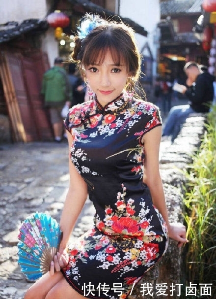  『演绎』旗袍才是真正时尚的衣服，看看美女的旗袍演绎，处处亮点