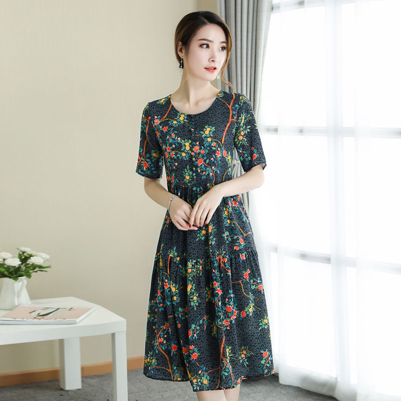 偷偷告诉你:“漫步裙”比旗袍时髦千倍，最适合6070后女人