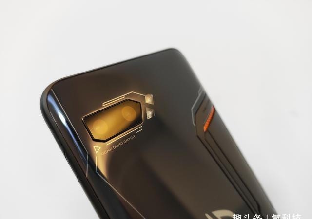 华硕:噱头还是真强华硕ROG游戏手机2体验用久了回不去了