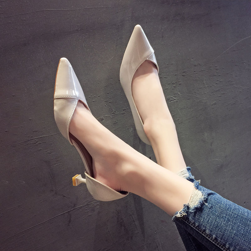 女人别穿打底裤配高跟鞋，瞧着这样的打扮，想不漂亮都难