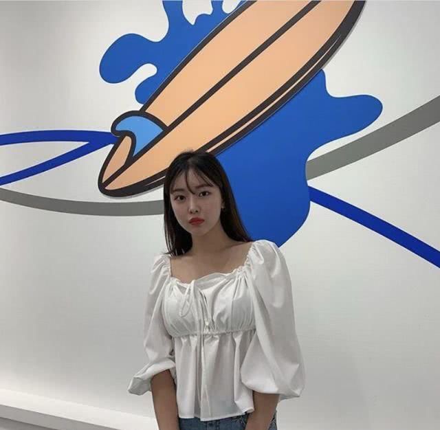  [显瘦]春季搭配：今春穿上“candy袖”，谁穿谁美，显瘦又时髦！