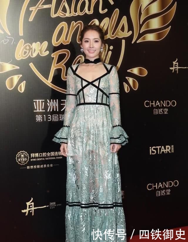 【 赢家】穿蓝绿色刺绣裙,36岁成人生赢家!,郭碧婷嫁入豪门后“放开”了