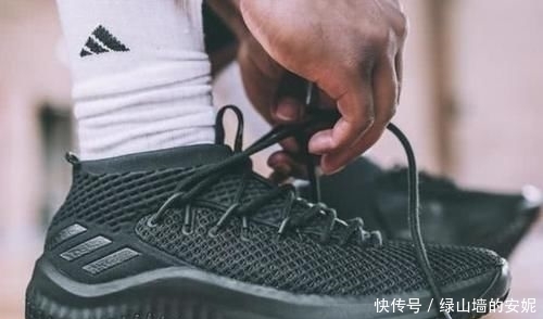  「中帮」Adidas Dame 4，这双超高评价的中帮战靴究竟好在哪里？