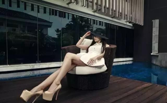 你知道世界上拥有最多爱马仕包包的女人是谁吗?!