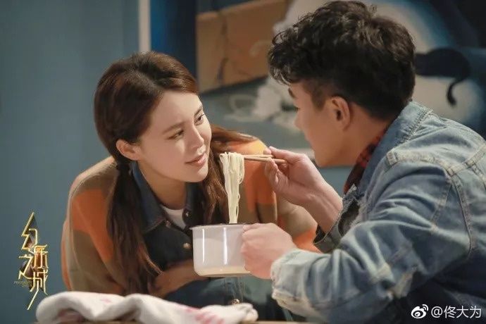 佟大为关悦“老夫老妻”霸屏综艺，演技开挂甜腻如初恋!