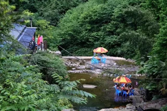 成都近郊一个小城，藏着7个耍水圣地，还全都没有门票！