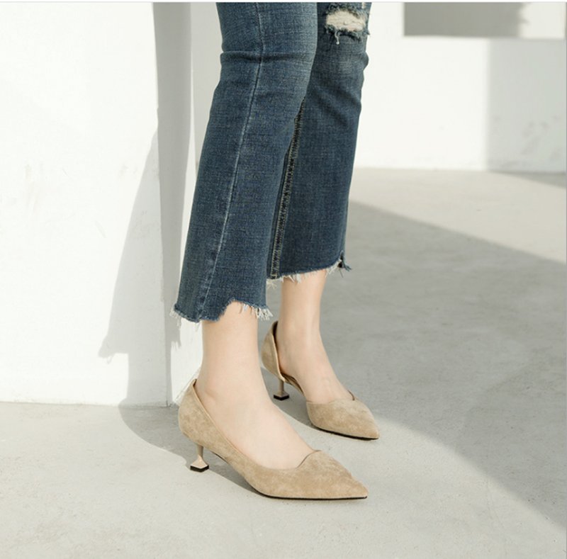 难怪说女人穿高跟鞋才有女人味，瞅这新款女鞋，呈现迷人魅力