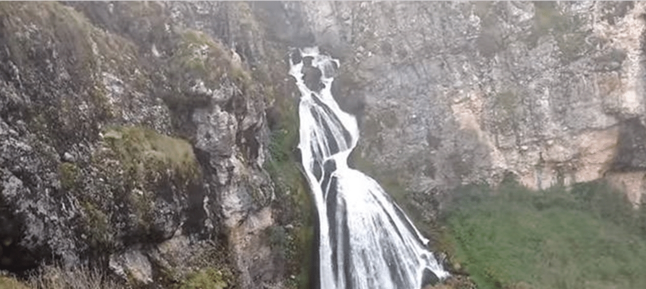 中国最诡异的瀑布,传说一下暴雨,就会出现美丽的新娘身影