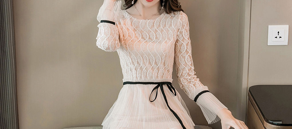 太美了，46岁老婆穿上这样的连衣裙，美的倾国倾城，女神范十足