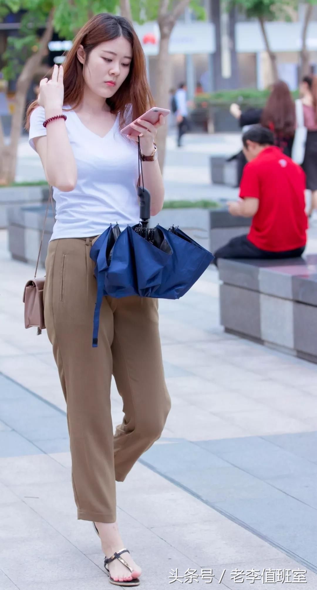 街拍:肤白如玉螓首蛾眉气质淑女温柔的性感漂亮美女