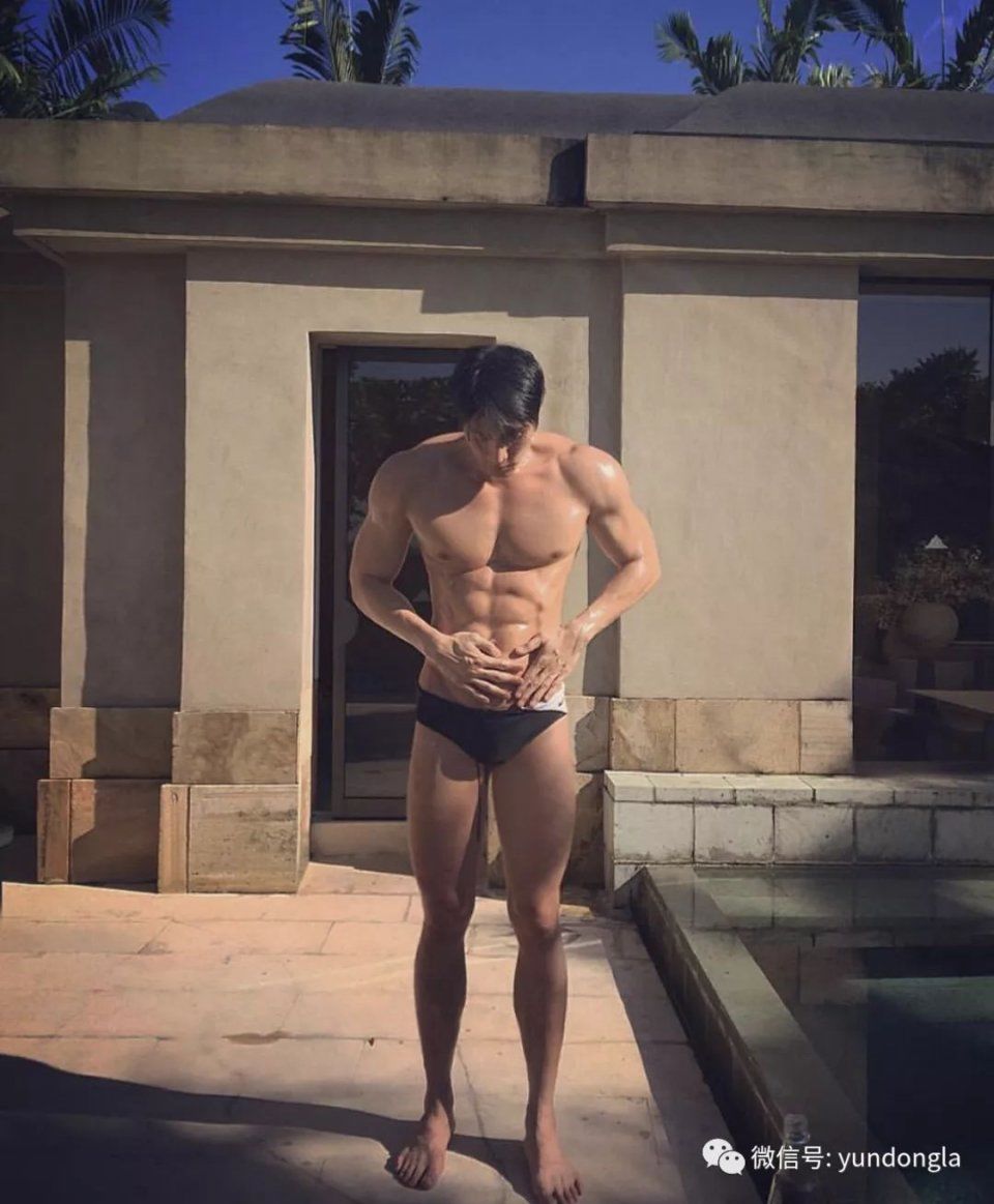 50岁奶奶，20岁身材:长期坚持健身的人，年轻到可怕!