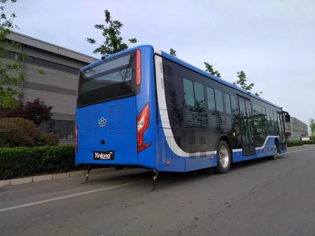 董小姐知道吗 “高铁级”银隆公交车在石家庄闪现！